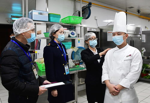 福建省實(shí)施餐飲從業(yè)者工作時(shí)佩戴口罩規(guī)定，保障餐飲服務(wù)安全